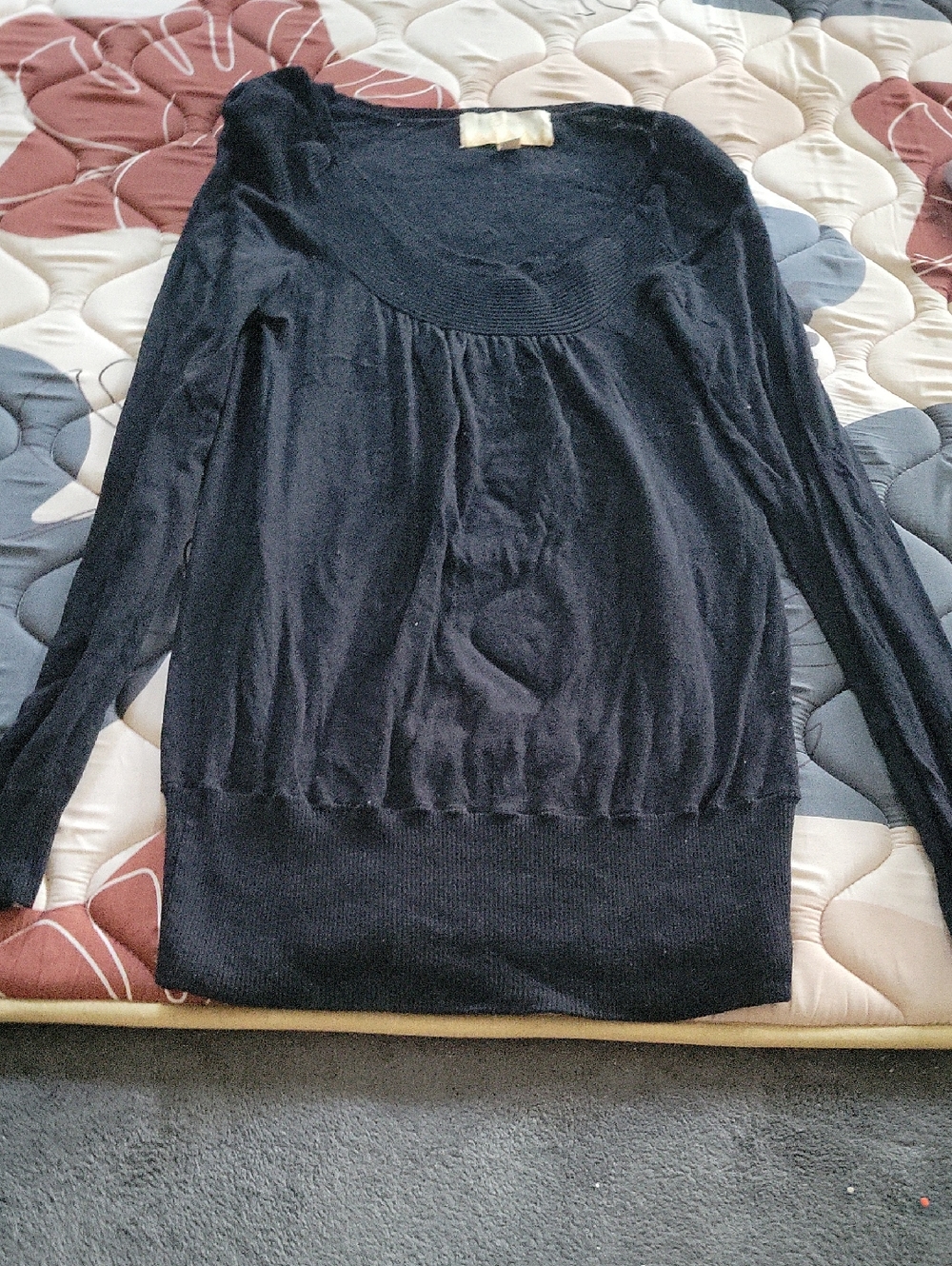 Black Women’s Scoop Neck Lightweight Sweater
